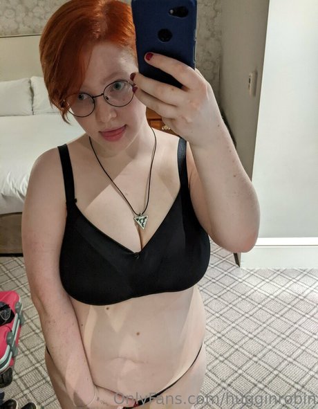 hugginrobin beautiful model photo