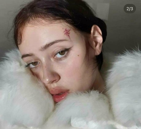 elliemooree sex star picture