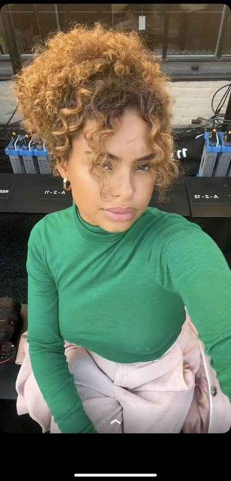 Paola Locatelli pornstar xxx image