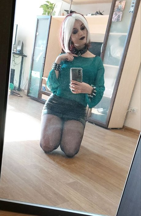 Vixena Siren model porn photos