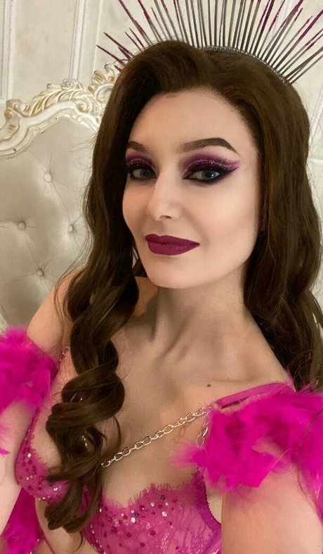 Vixena Siren hd actress pics