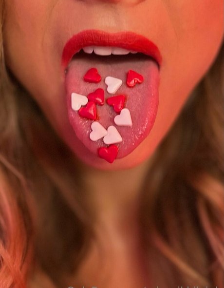 missnikkileigh model hot pics