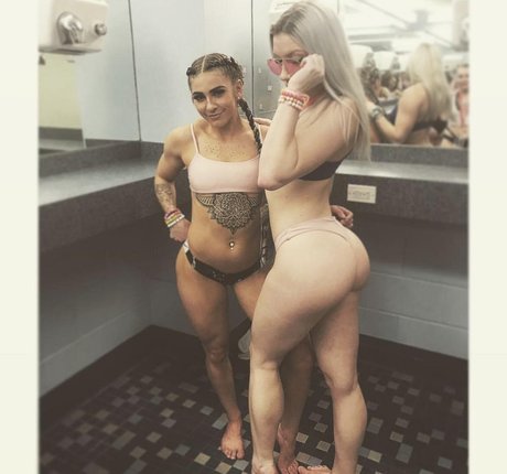 Taylor Flewin erotic actress pic