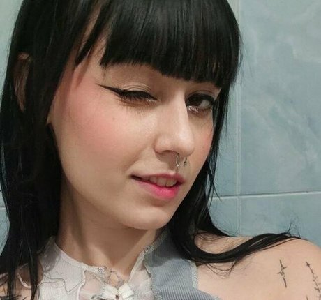 nefer titi xxx nice model pic