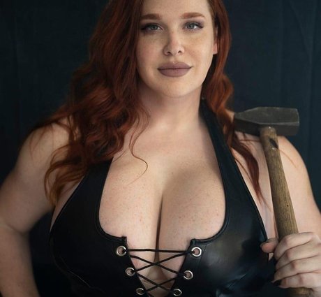 Fay The Red exclusive actress pic