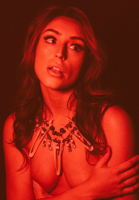 Christiana Cinn high quality actress pics