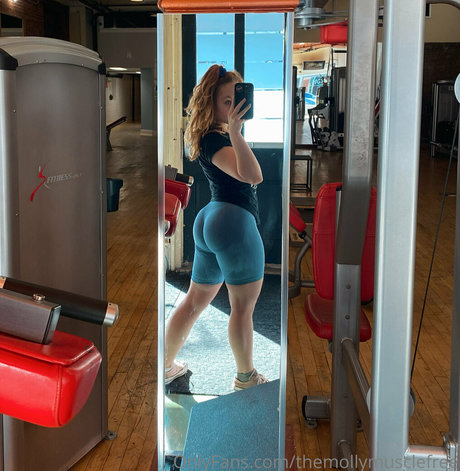 themollymuscle pornstar adult photos