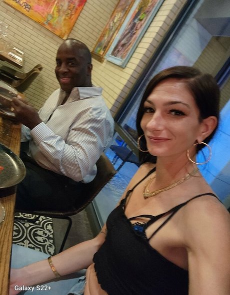 Hailey Nicole top model pic