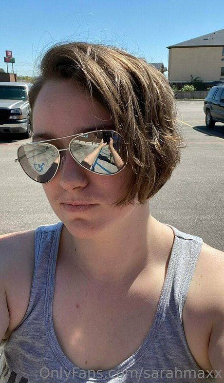 sarahmaxx star naked photos