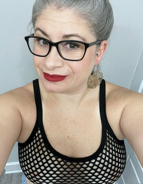 curvy4urpleasure erotic pornstar picture