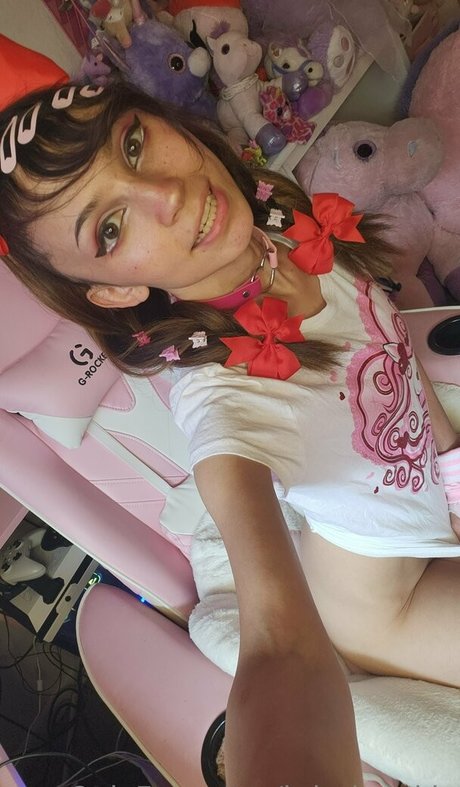 Krissipookie adult model galleries