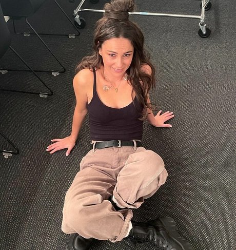 Amy Shark nice model image