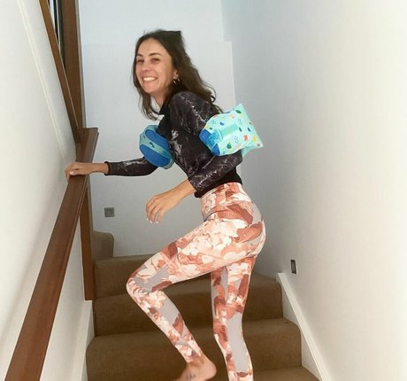 Amy Shark model sex picture