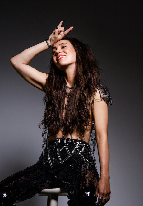 Amy Shark model beautiful pics