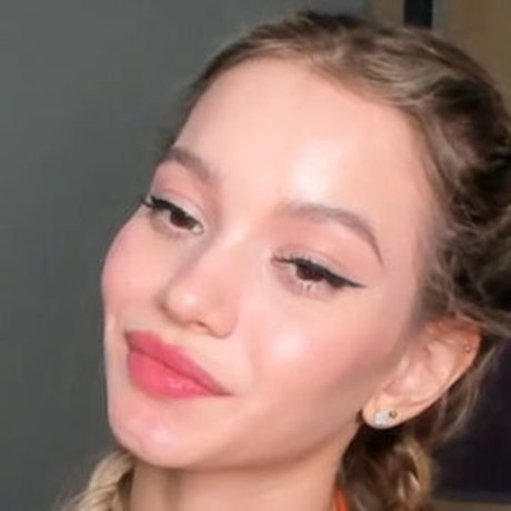 honeybae3 porn model image