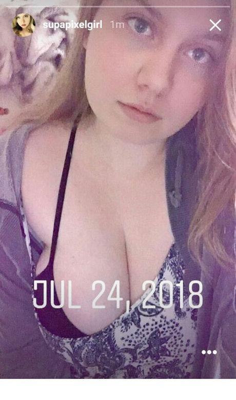 supanintendogirl model naked picture