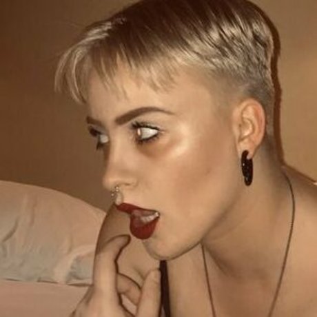 Mila Orriols pretty pornstar pictures