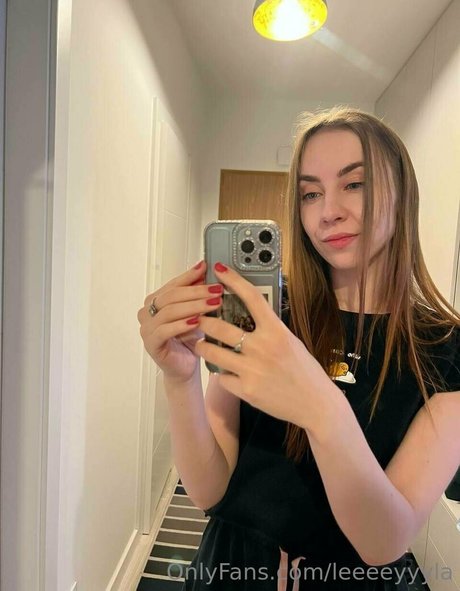 leeeeyyyla free actress pictures