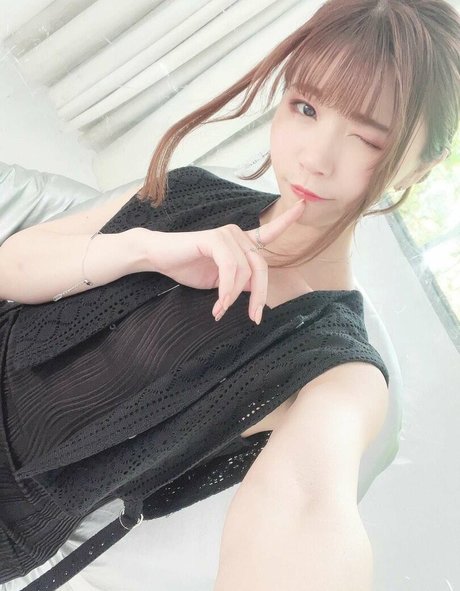 Mikity me sexy model picture