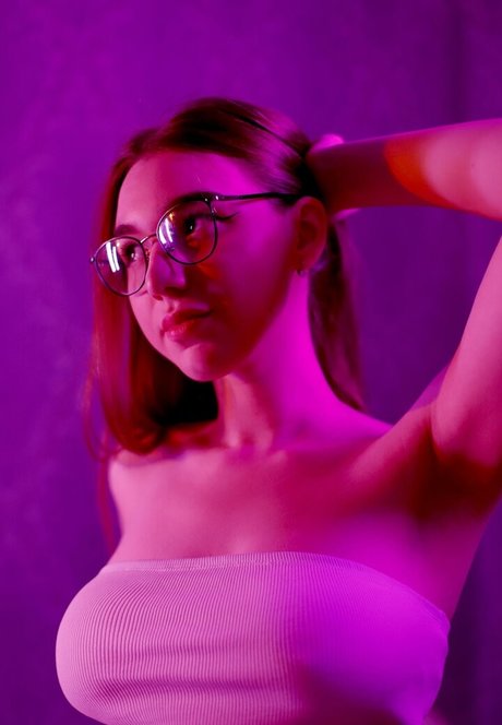 Nerdy Freyua nude star photo