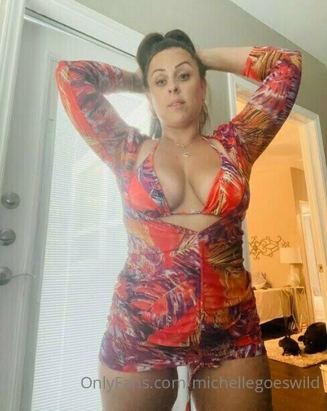 michellegoeswild sex model img