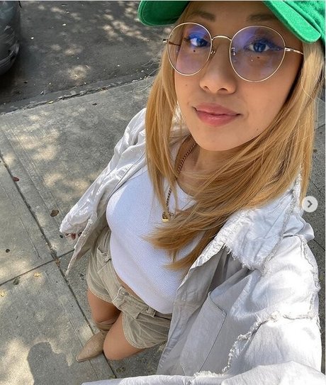 Sarah Pan xxx model picture