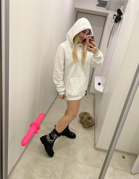 molly bell star pretty pics