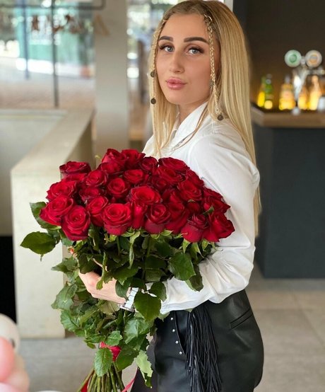 molly bell top pornstar photos