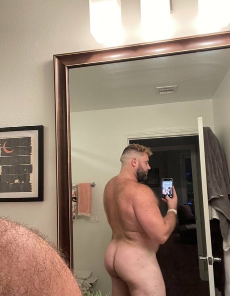 ste3evn nude actress pic