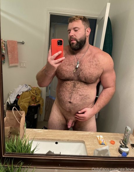 ste3evn pornographic model photos