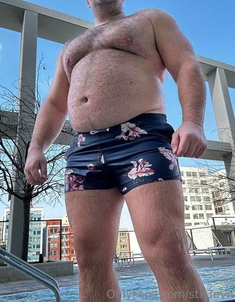 ste3evn model naked pic