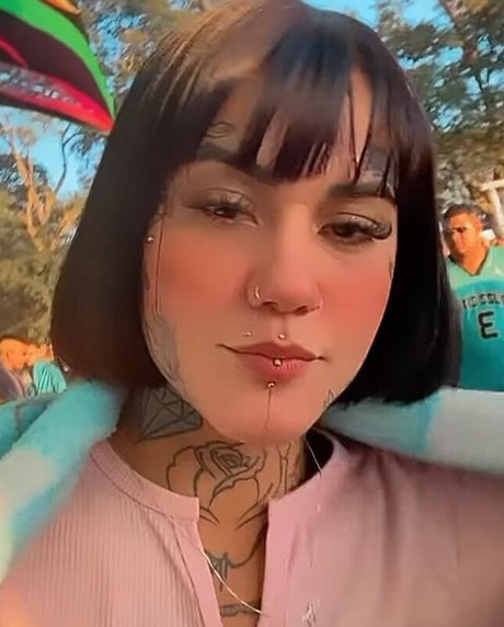 Evelyn Mirelly pornstar adult image