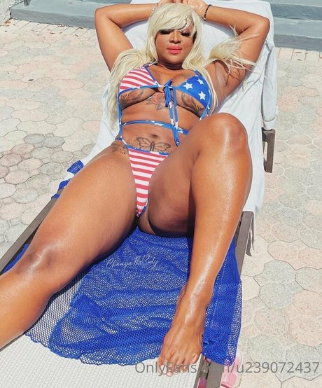 Chanya The Body pornstar art photo