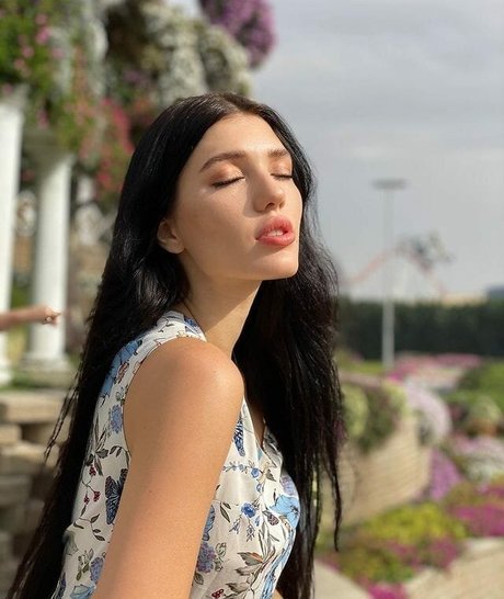 Alina Enero art actress image