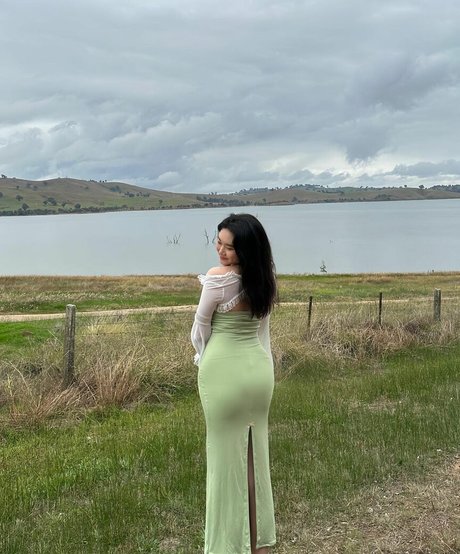 Vicki Mranrr naked pornstar gallery