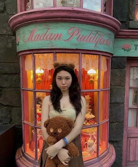 Vicki Mranrr star high quality photo