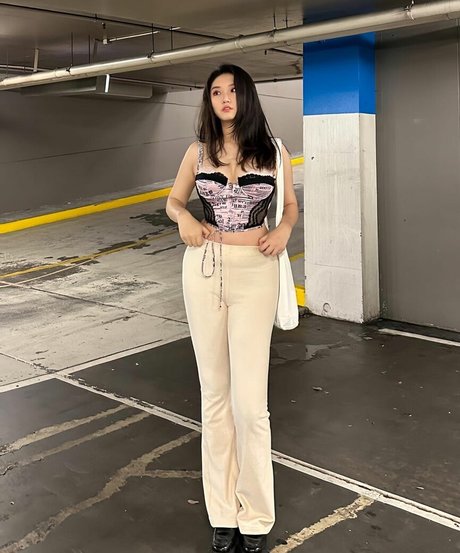 Vicki Mranrr art star pic