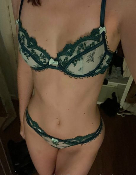 kimberlyco sexy model pic