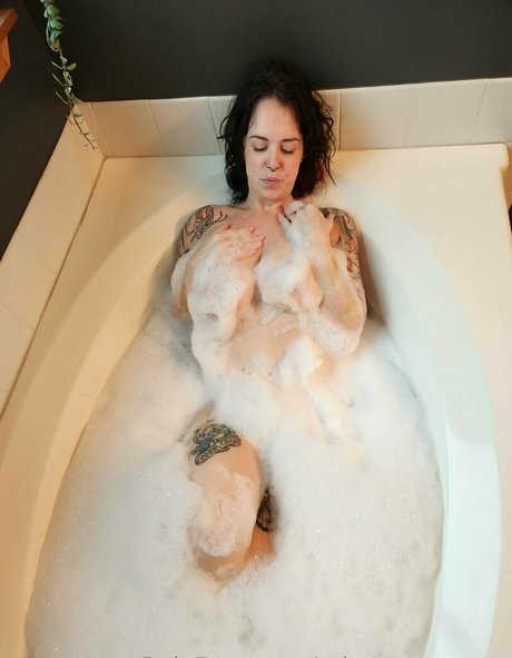 miss emm xoxo nude actress pictures