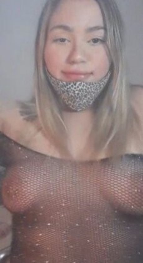 Mrspeach69 star erotic pic