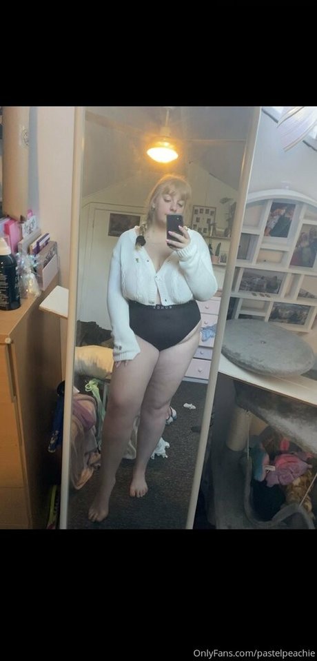 pastelpeachie pornstar art images