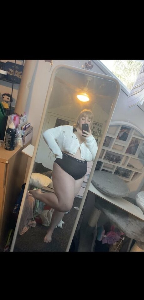 pastelpeachie model hot picture