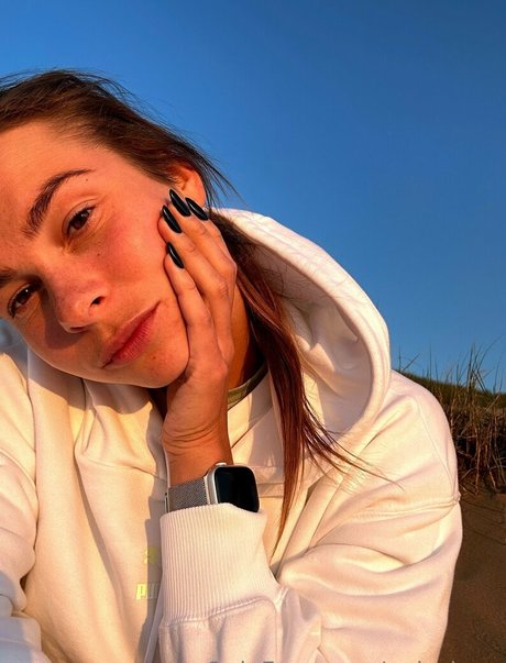 poly luna model top image