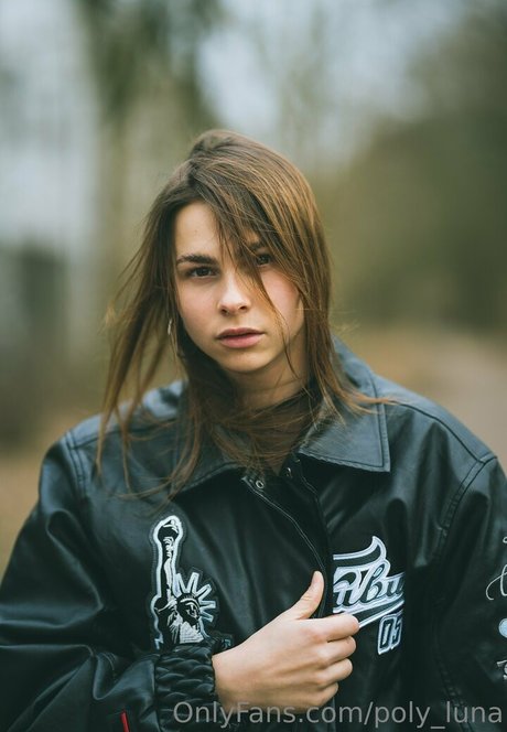 poly luna model perfect galleries