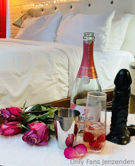 zendenjen69 model nudes photo