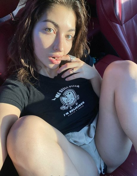 caitlintreats pretty pornstar pics