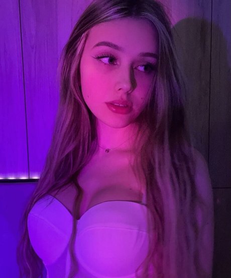 whylollycry free actress img