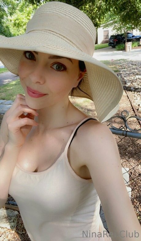 ninareifree model naked gallery