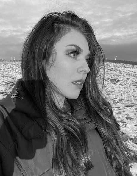 nataschasophiaafree model nude gallery