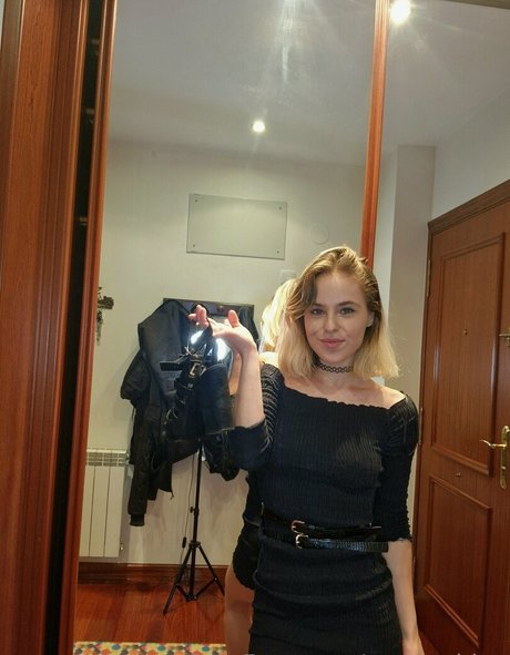 emmachloee pornstar naked gallery